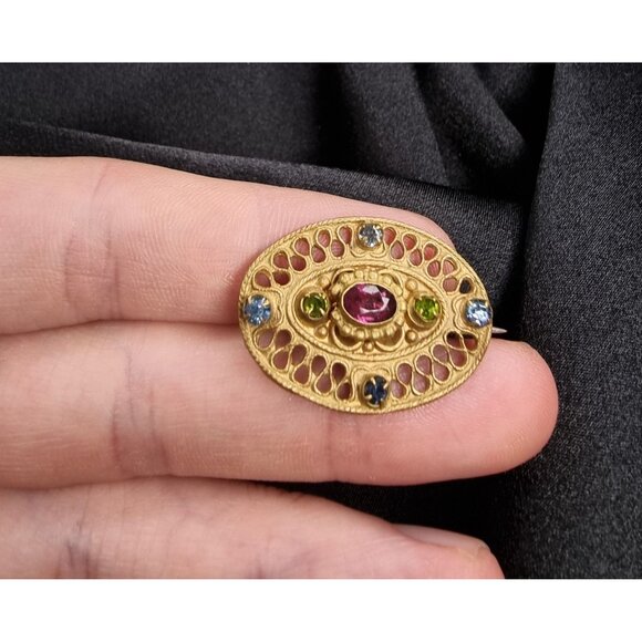 Antique Early 20th Century Gold-Tone Oval Filigree Brooch - Picture 2 of 5